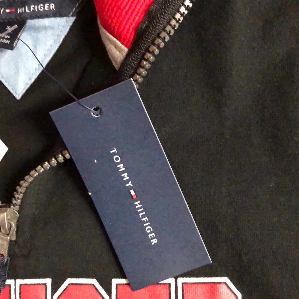 NWT - Tommy Hilfiger Boys 1/4 Zip Pullover - Picture 7 of 8